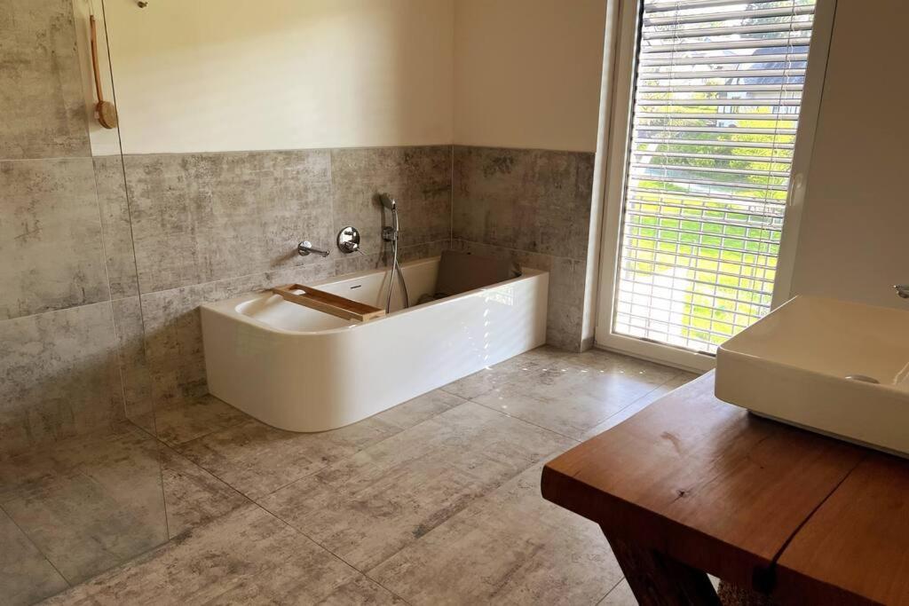 Forest Retreat- Serene 160M2 With Forest Views Wermelskirchen Exterior foto